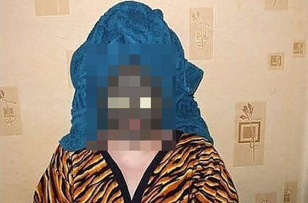 Жена в маске другу. Жена наложила маску вышла из спальни собака не лаят. Жена с маской частые фото.