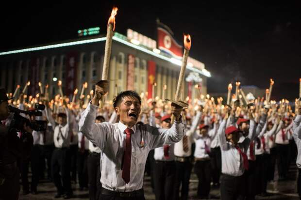Грандиозный парад в Северной Корее