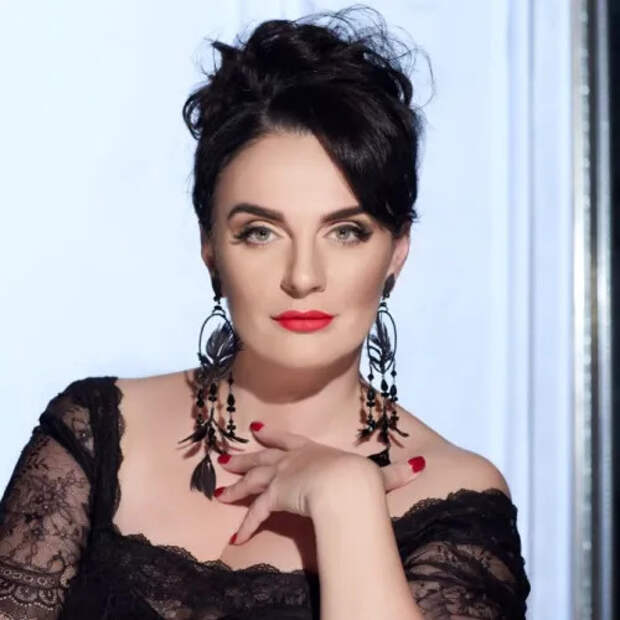 Расстались, но она до сих пор платит ему: история Елены Ваенги