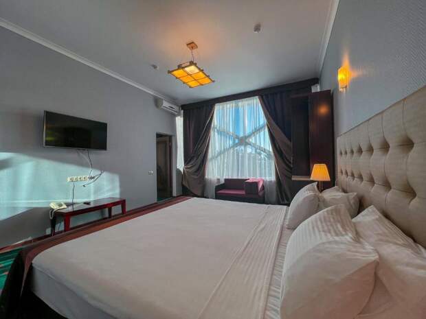 Номер в отеле (фото с https://www.booking.com/hotel/xa/wellness-park-gagra.ru.html)