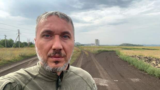 «Войну можно выиграть только тогда, когда она становится народной»: военкор Дмитрий Селезнев о своей новой книге «Смерть в июле. Всегда в Донецке»