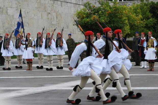 Отзвуки древних традиций: Эвзоны - греческая Президентская Гвардия (1) 