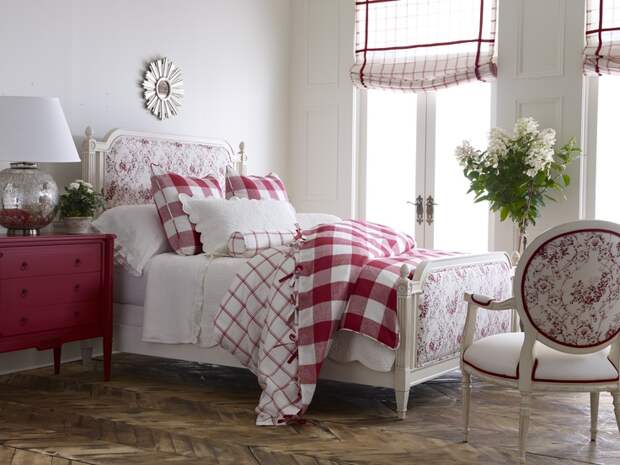 Light and bright—always eye-catching and never goes out of style!