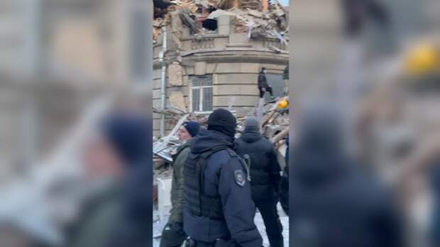 «Питер – не Баку, убирайтесь вон из города!»: Губернатор Беглов передал историческое здание под снос главе азербайджанской диаспоры