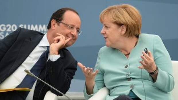 Президент Франции Франсуа Олланд и Федеральный канцлер Германии Ангела Меркель. Архивное фото