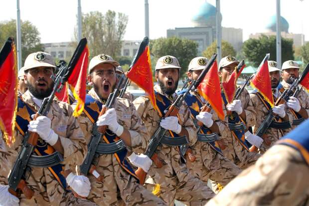 К 35-летию с момента начала ирано-иракской войны: Военный парад в Тегеране (1)