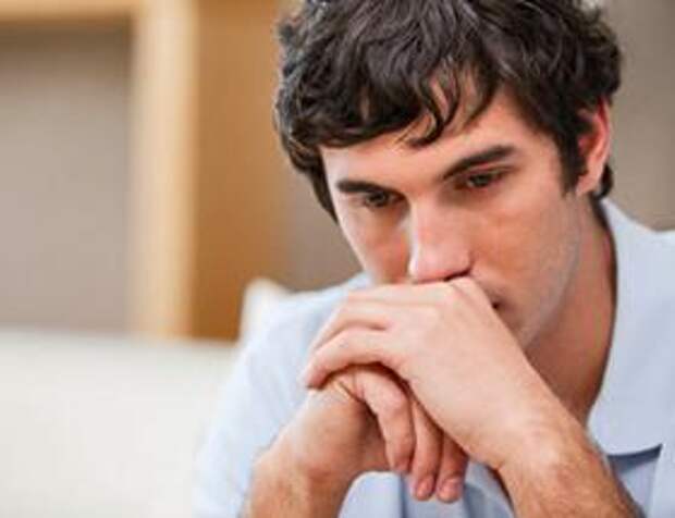 Задумчивый молодой человек