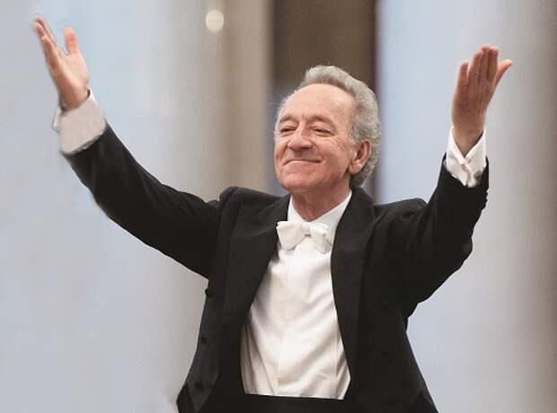 Петербургская филармония объявила конкурс на создание мемориальной доски Юрию Темирканову