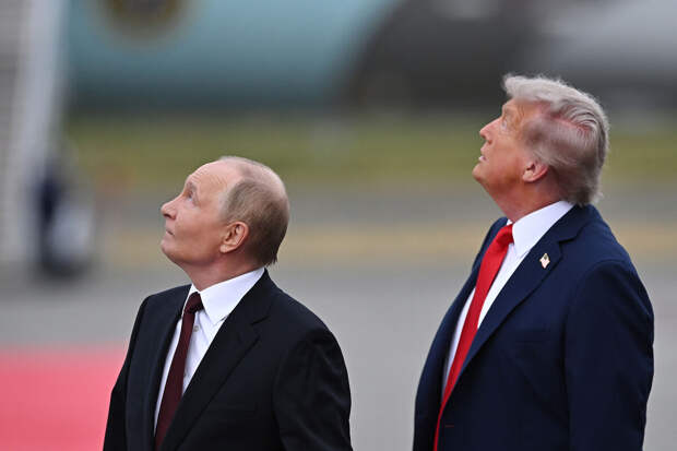 Учебники новейшей истории России завершат встречей Путина и Трампа на Аляске