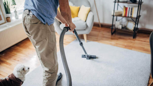 «Не только чистота, но и идеология»: эксперты — о правильной уборке и вреде домашней пыли