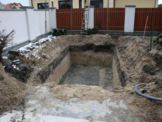 http://dmbadboy.ru/uploads/posts/2011-10/1318262798_10-basseyn-na-uchastke.jpg