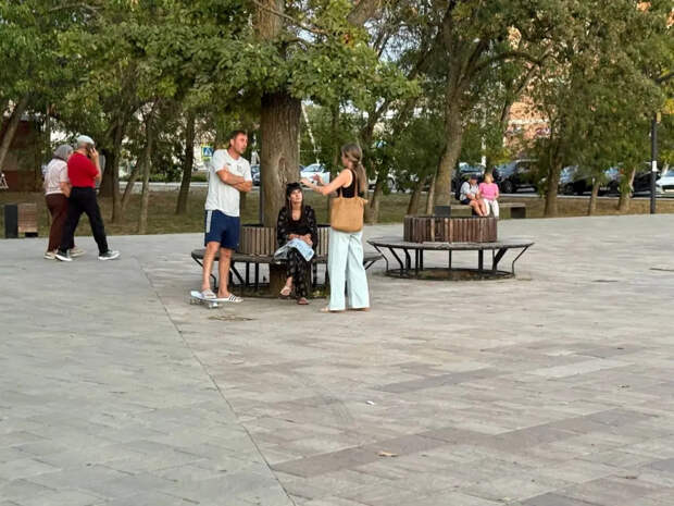 Спокойная фраза, которая ставит хама на место: психологический приём без скандала