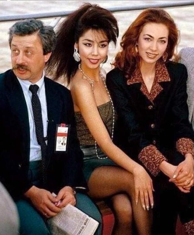 Леонид Якубович - ведущий конкурса красоты "Московская красавица - 1988" Леонид Якубович - ведущий конкурса красоты "Московская красавица - 1988"