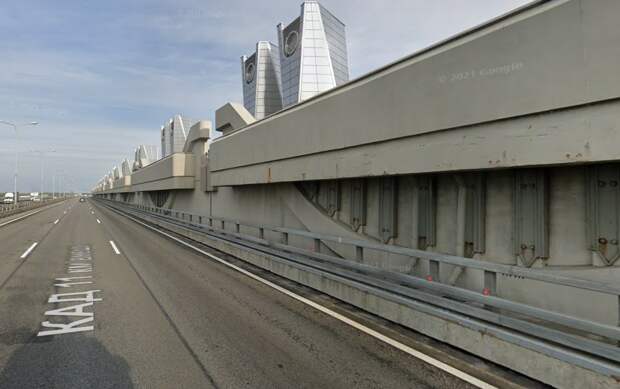 Петербуржцам напомнили об ответственности за проход в тоннель дамбы