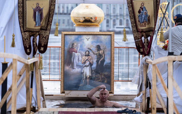 Александр Беглов поздравил петербуржцев с Крещением Господним