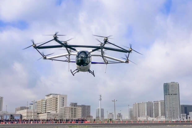 В Токио провели первый испытательный полет летающего автомобиля