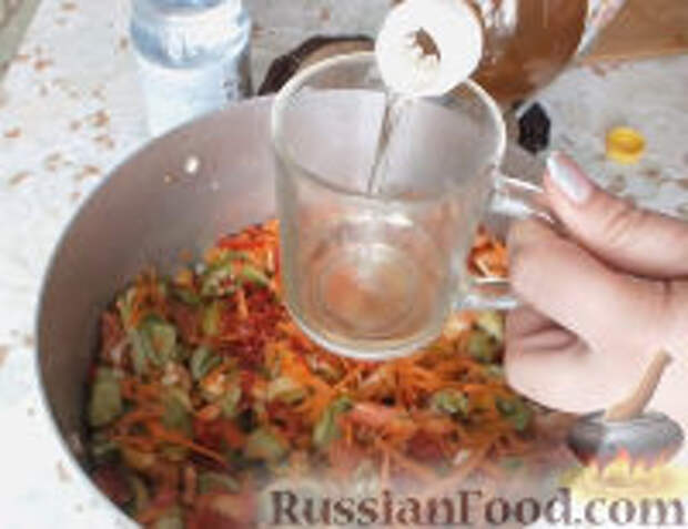 Фото приготовления рецепта: Салат из зеленых помидоров - шаг №6