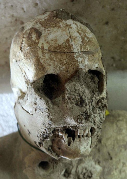 Страшные находки под застывшей лавой Везувия