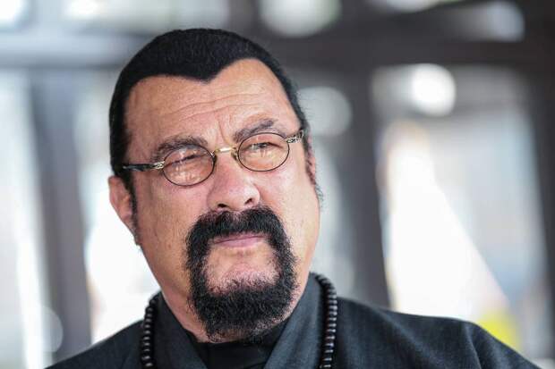 Стивен Сигал захотел избавиться от особняка на Рублевке