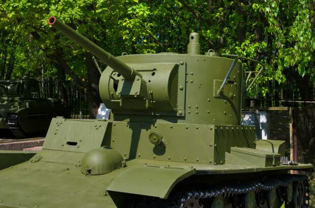 В российском городе мальчик потерял пальцы и часть стопы после игры на танке-памятнике