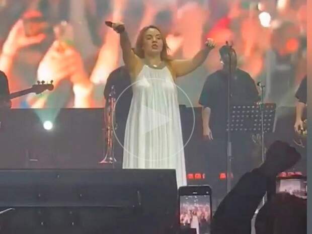 МакSим стало плохо во время концерта в Сочи: певице потребовалась экстренная медицинская помощь (ВИДЕО)