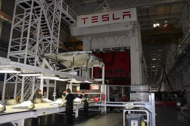 Как собирают автомобиль Tesla