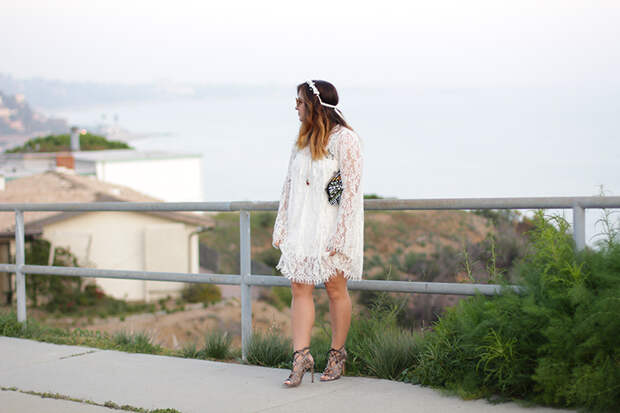 Rossana Vanoni lace dress by the beach