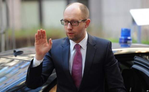 Яценюк  оставит Украину без бензина 