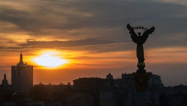 Площадь Независимости в Киеве. Архивное фото Площадь Независимости в Киеве. Архивное фото