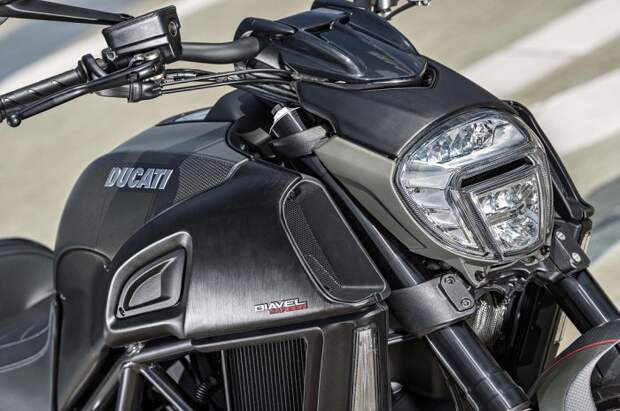 Первый взгляд на Ducati Diavel Carbon