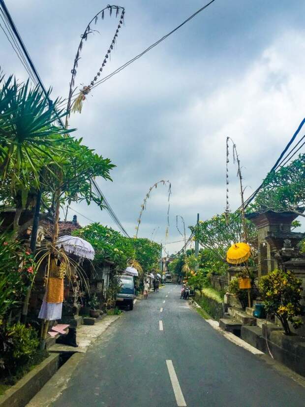 Temple ceremony decorations Ubud