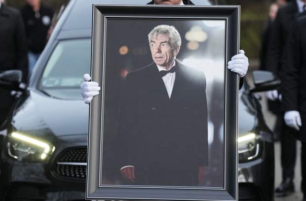 Принадлежавшие Юрию Николаеву номера серии АМР хотят продать за ₽50 млн