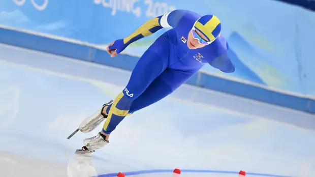 Шведский конькобежец ван дер Пул установил мировой рекорд на дистанции 10000 м на ОИ