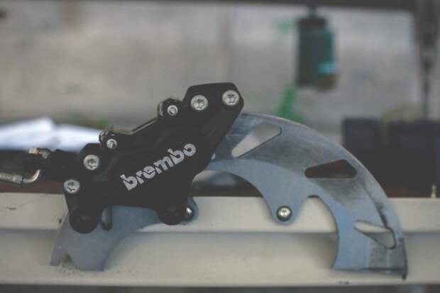 Вот они тормоза Brembo. Вот они тормоза Brembo. история, мотоцикл, производство, россия, урал, фотография