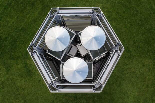 daan-roosegaarde-smog-free-tower-announcement-designboom-06-818x545-thumb-680x453-373732