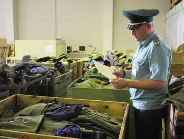 После громких отставок в Минобороны РФ, сегодня в России можно наблюдать уникальное явление - вслух озвучиваться стало то, о чем еще недавно мог позволить себе высказаться разве что Евгений Пригожин,-4