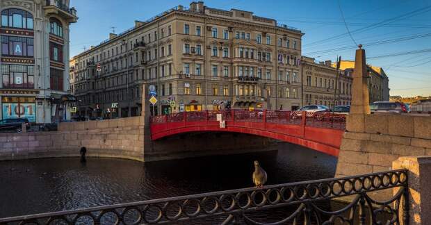 ID: 10618944 Дата съемки: 01.04.2015 Описание: Россия. Санкт-Петербург. Вид на Красный мост через реку Мойку. Руслан Шамуков/ТАСС