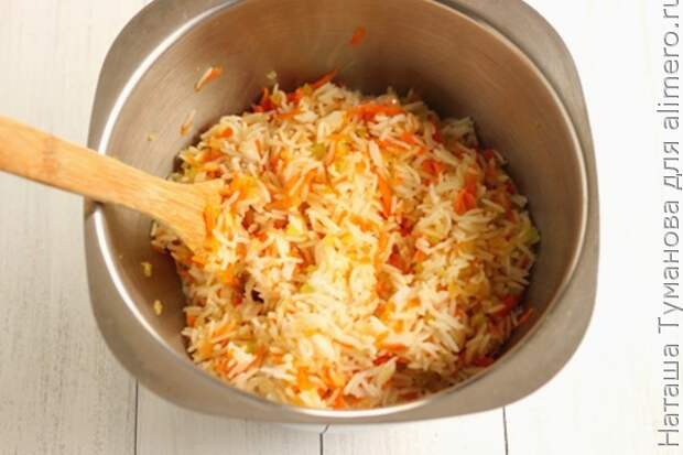 ЖАРЕНЫЙ ЦЫПЛЕНОК С РИСОМ ЖАРЕНЫЙ ЦЫПЛЕНОК С РИСОМ