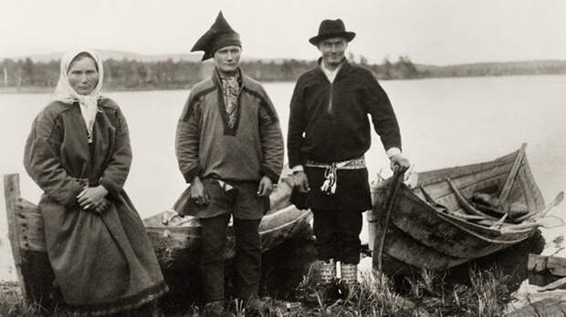 Семья саами со своими лодками, 1900г.