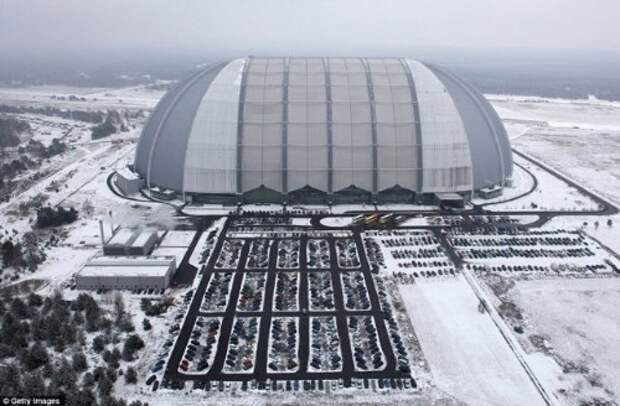 Тропический остров под куполом