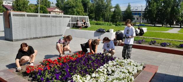 В Кузбассе на летних каникулах работало более 18 тысяч подростков