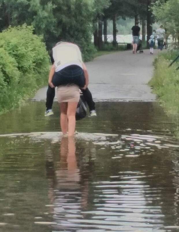 А некоторые только осваивают  половодье, прикол, юмор