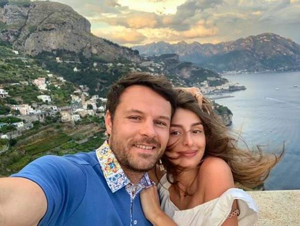 Актер Евгений Пронин в новогоднюю ночь стал отцом: "Величайший подарок! Я об этом и мечтать не мог!"