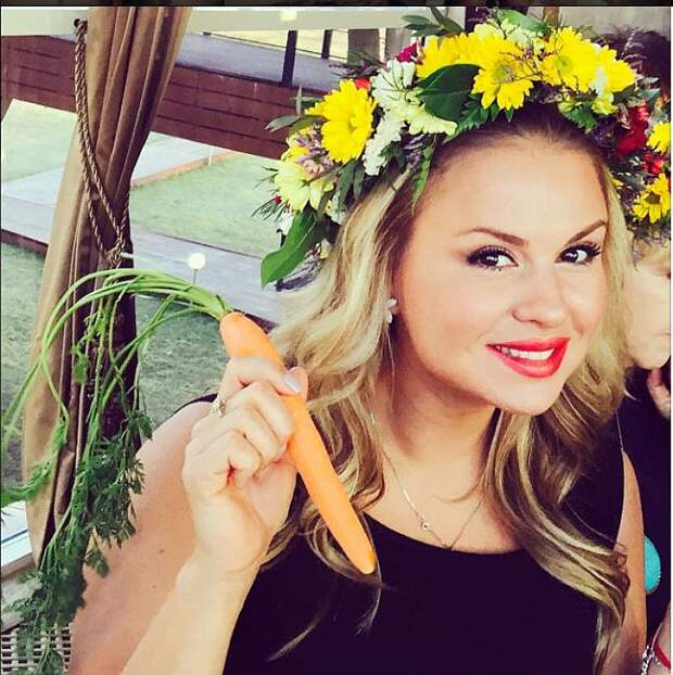 Анна Семенович худела и старалась есть одну морковку. Фото: Instagram.