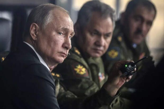 Пока невозможно сказать, как далеко продвинутся российские войска по территории Украины. Об этом на...