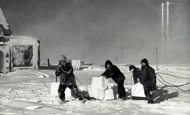 Как полярники жили 7 месяцев после потери генераторов. Южный полюс холода