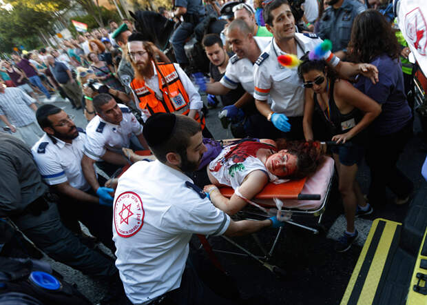 Нападение на участников гей-парада в Иерусалиме - фото 4 из 7