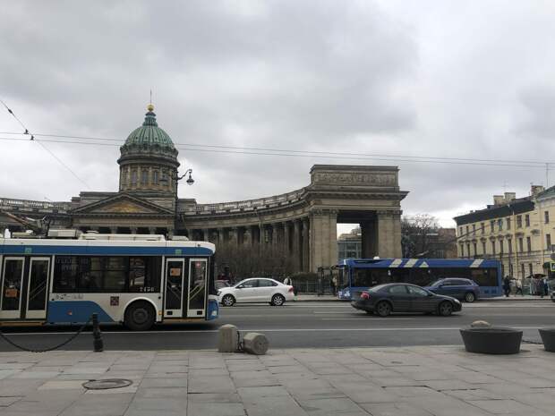 Движение троллейбусов в Новый год на Невском проспекте изменится