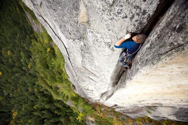 http://images.nationalgeographic.com/wpf/media-live/photos/000/371/cache/john-furneaux-climb_37132_600x450.jpg