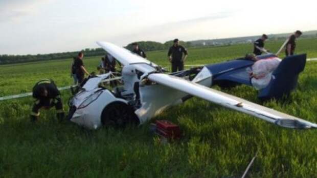 Авария автомобиля-самолета Aeromobil